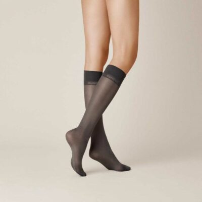 KUNERT Damen SATIN LOOK 40 -  39/42 - Semi-blickdichte und glänzende Kniestrümpfe - Graphit (Grau)