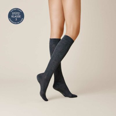 KUNERT Damen FLY&CARE® -  41/42 - Stützende Damen Kniestrümpfe als Reisebegleiter (Stützklasse 3) - Anthrazitmel (Grau)
