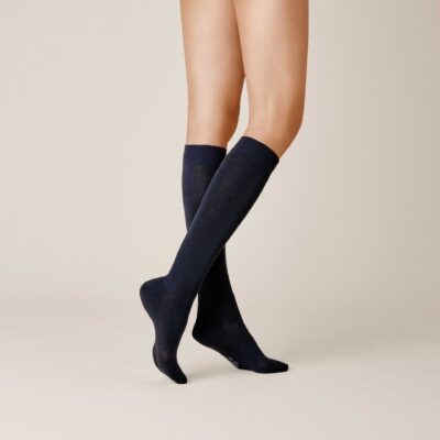 KUNERT Damen LIZ -  35/38 - Feine hochwertige Baumwoll-Kniestrümpfe - Marine 0360 (Blau)